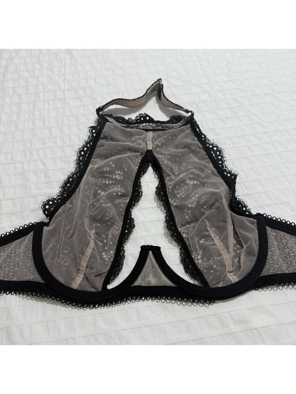 Victoria's Secret Black Lace Keyhole High Neck Halter Bralette Bra Sz 34D - Picture 3 of 9